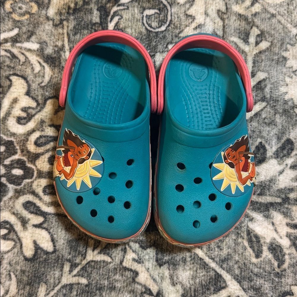 Disney Moana Crocs - Picture 4 of 9